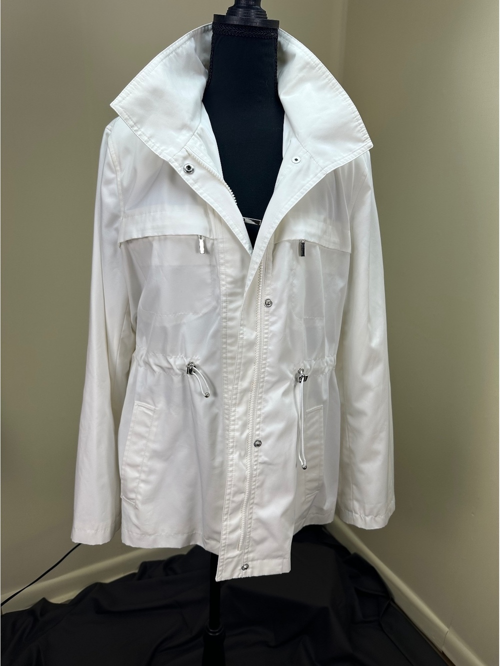 The Tower Collection by London Fog White Hooded Jacket L NWOT